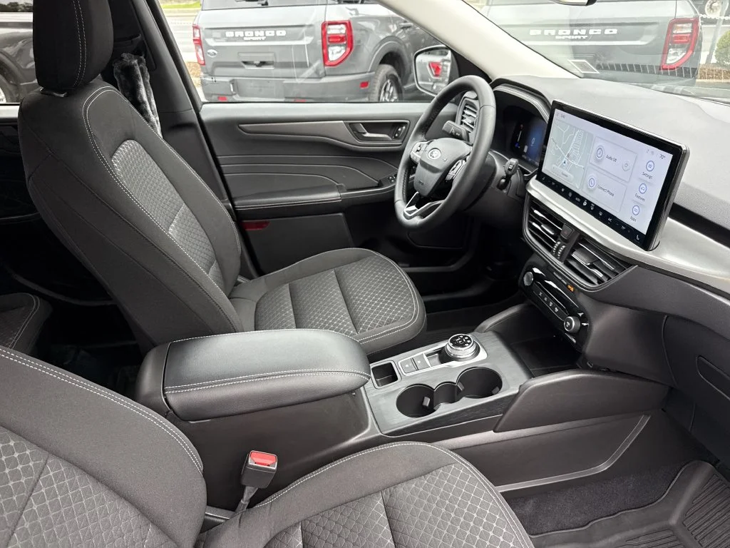 Used 2023 Gray Ford Active image 28