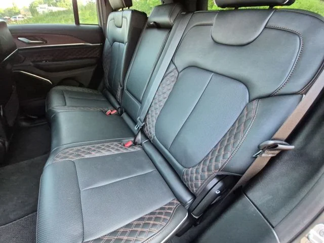 Used 2025 Gray Jeep Summit image 28