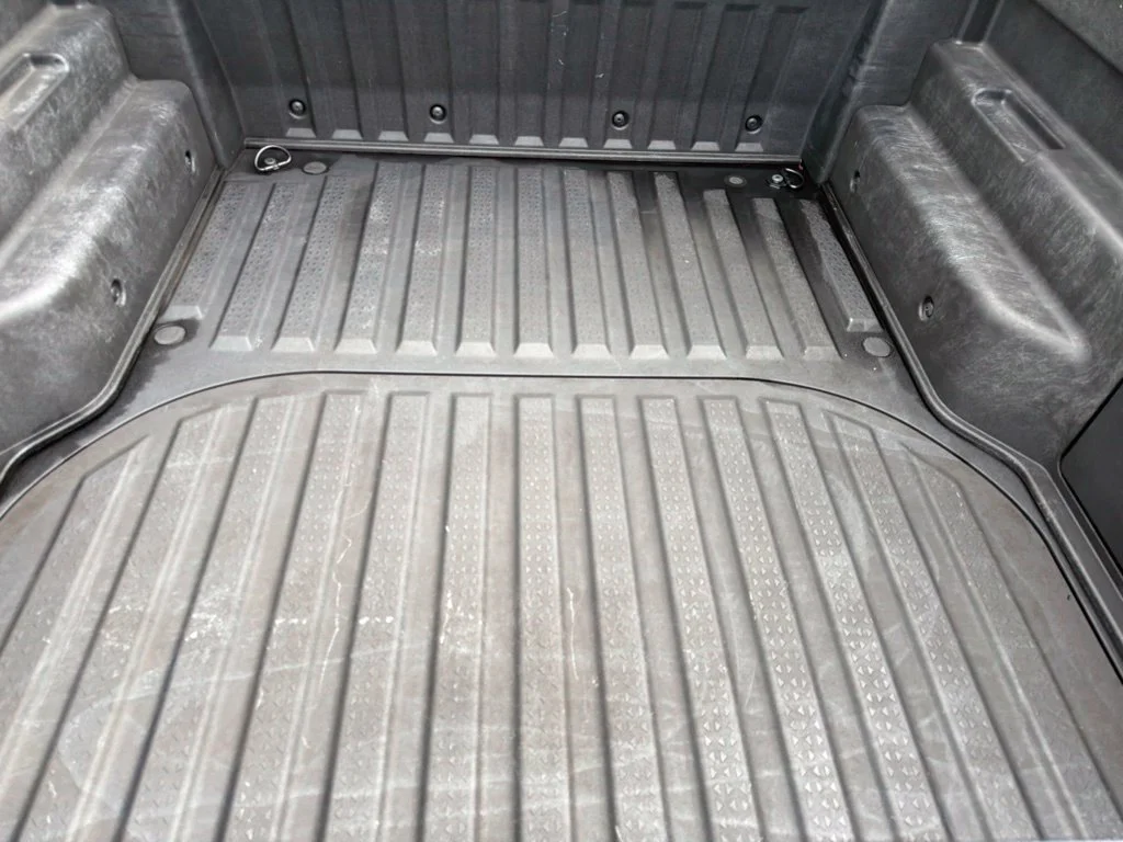 Used 2023 Sand Hyundai SE image 11
