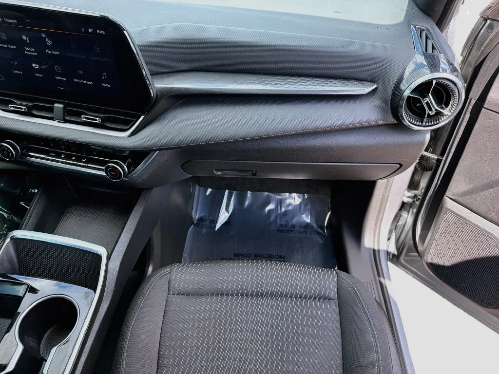 Used 2025 Gray Chevrolet LT image 17