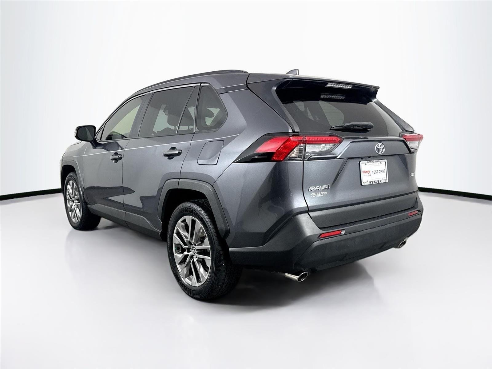 Used 2020 Magnetic Gray Metallic Toyota XLE Premium image 12