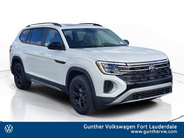 2024 Volkswagen Atlas 2.0T Peak Edition SEL
