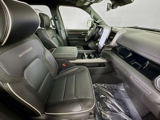 New 2026 Diamond Black Crystal Pearl-Coat Exterior Paint RAM Laramie image 26