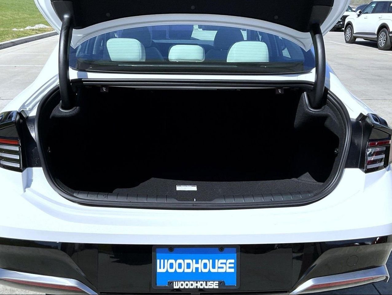 New 2026 White Hyundai SEL Sport image 22