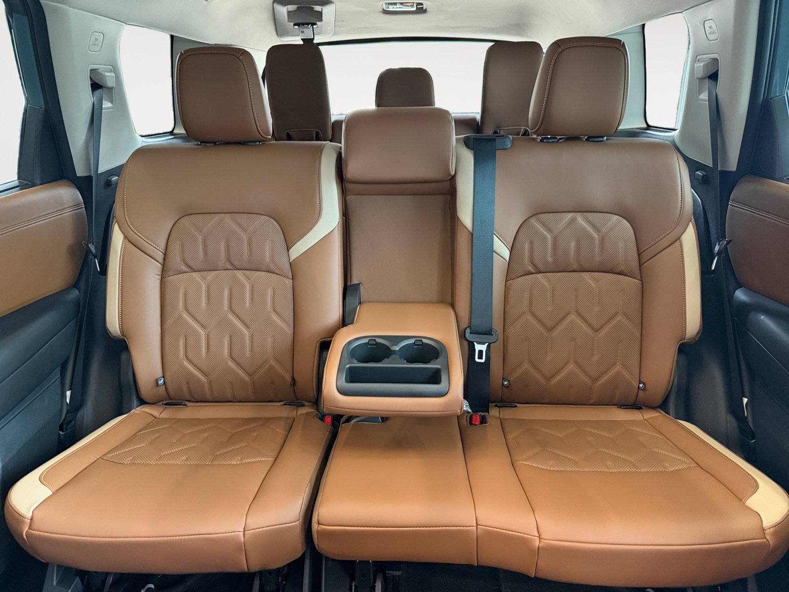 New 2026 Everest White Pearl Tricoat Nissan Platinum image 27