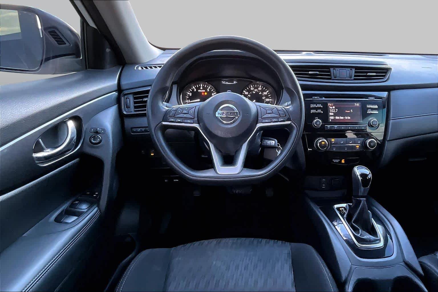 Used 2017 Glacier White Nissan S image 5