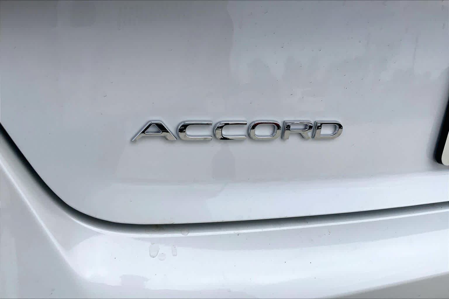 New 2026 Platinum White Pearl Honda SE image 15