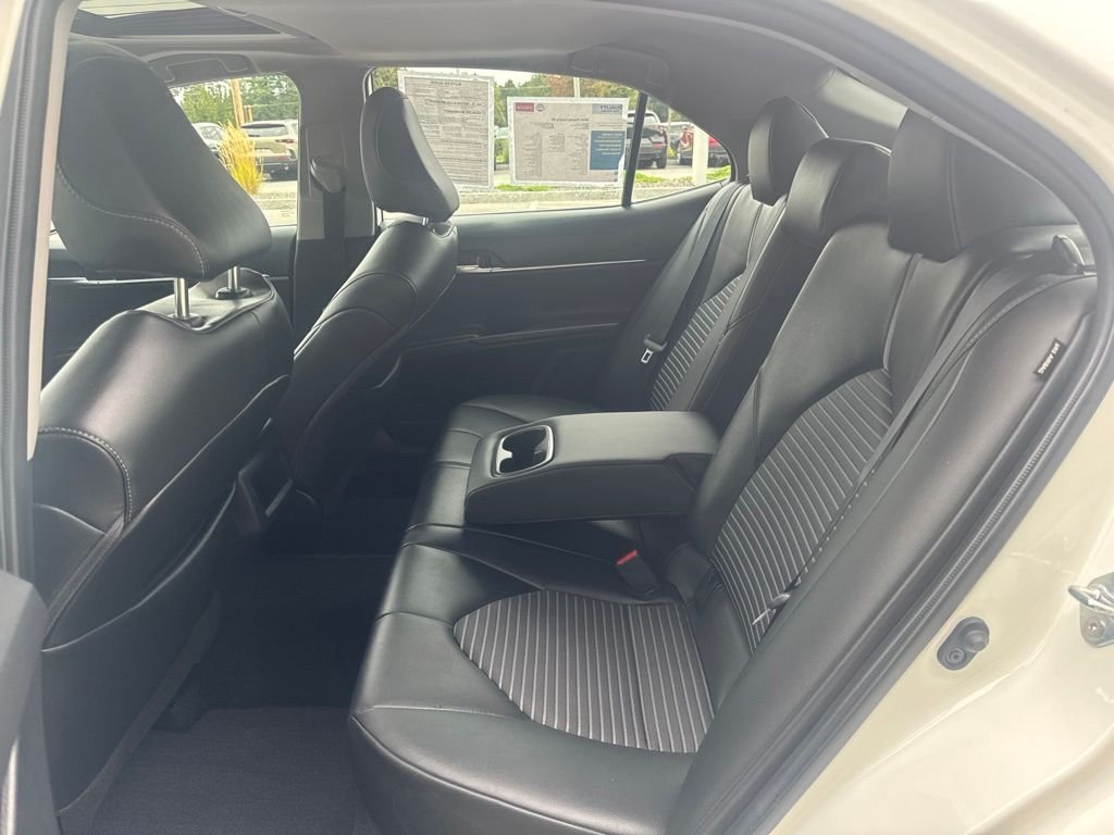 Used 2024 Ice Toyota SE image 9