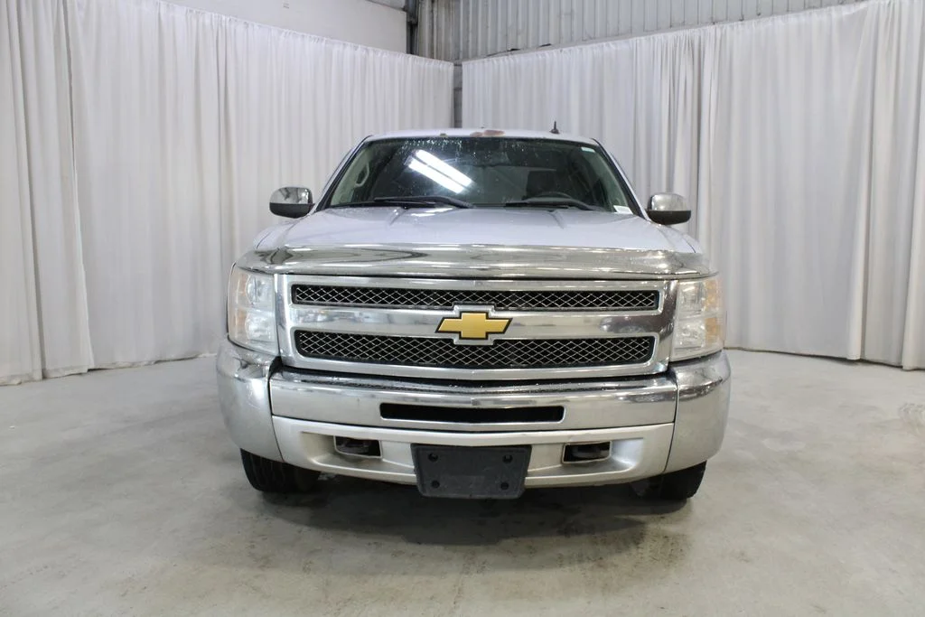 Used 2012 White Chevrolet LS image 31