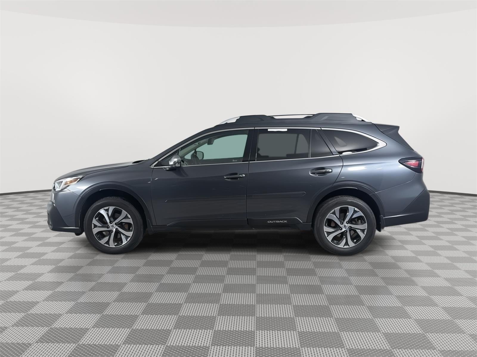 Used 2020 Magnetite Gray Metallic Subaru Touring image 4
