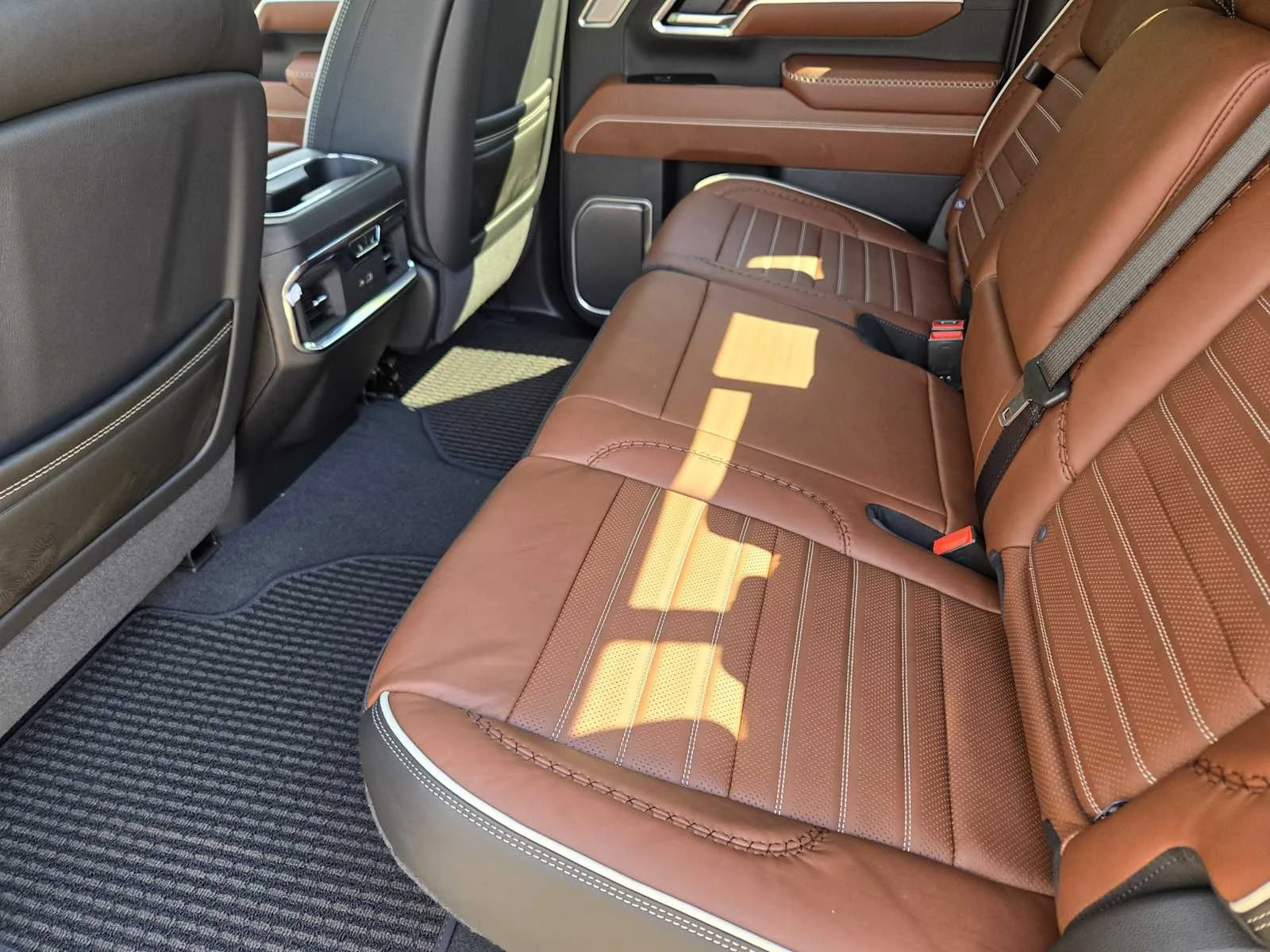 2026 GMC Sierra 2500HD Denali Ultimate - Photo 18