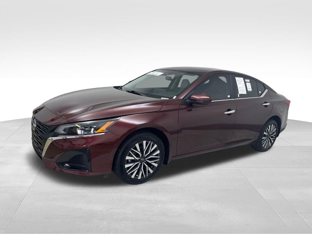 Used 2024 Red Nissan 2.5 SV image 2