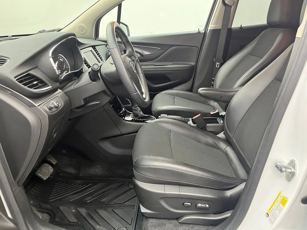 Used 2022 White Buick Preferred image 18