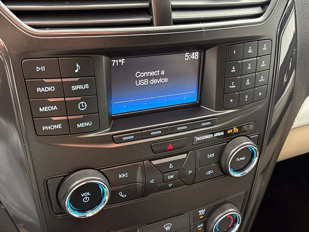 Used 2018 White Ford Base image 33