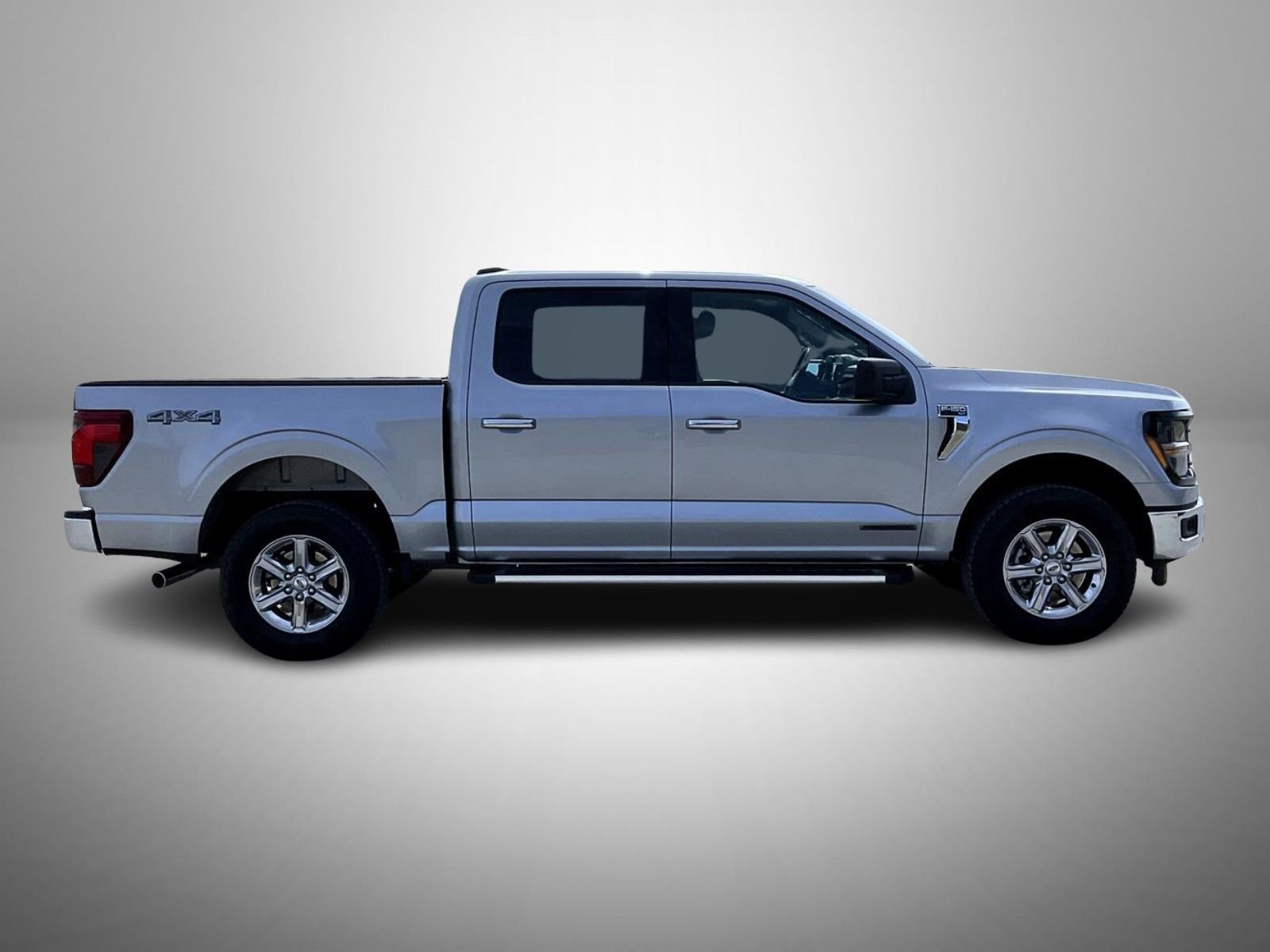 Used 2025 Silver Ford XLT image 4