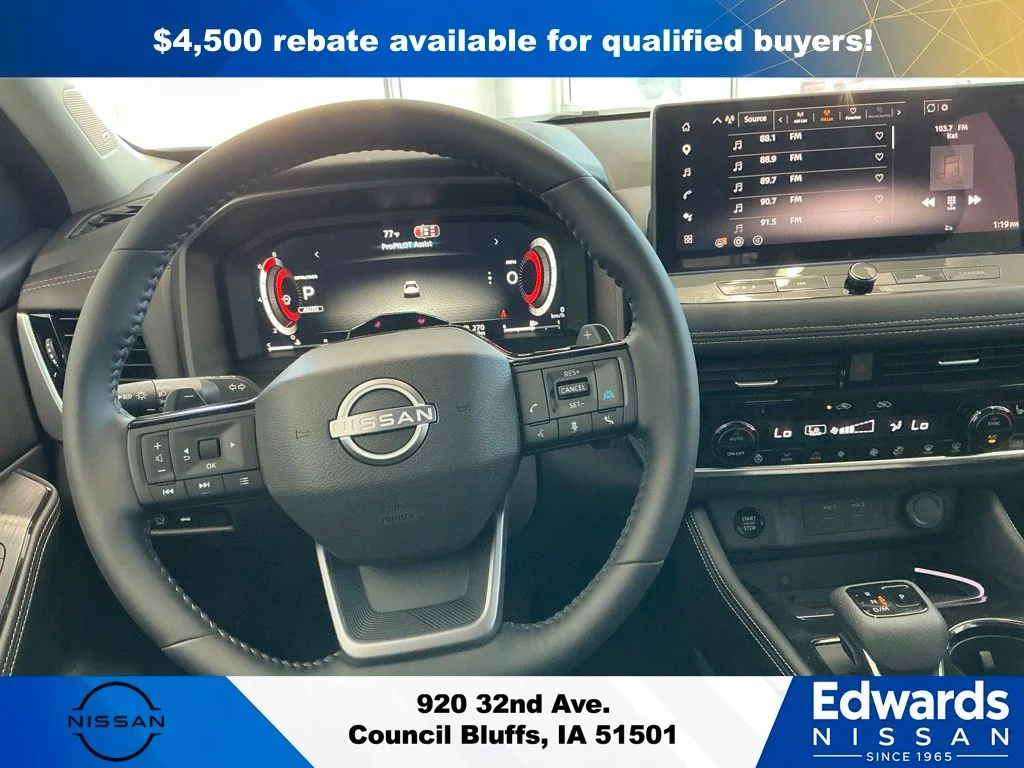 New 2026 Boulder Gray Pearl / Super Black Two-tone Nissan Platinum image 19