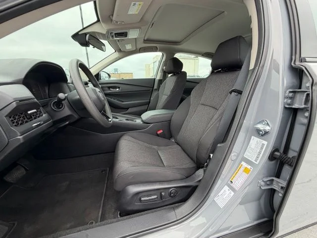 2025 Honda Accord SE - Photo 10