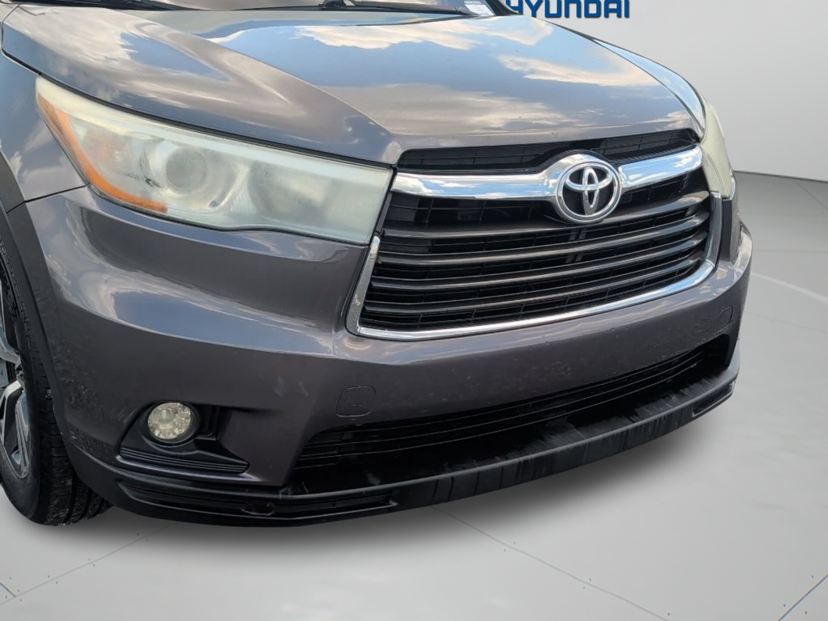 Used 2016 Predawn Gray Mica Toyota XLE image 41