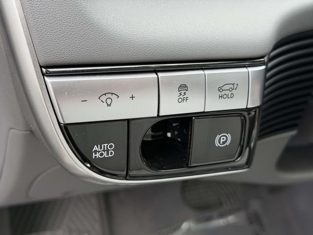 Used 2023 Black Hyundai Limited image 28
