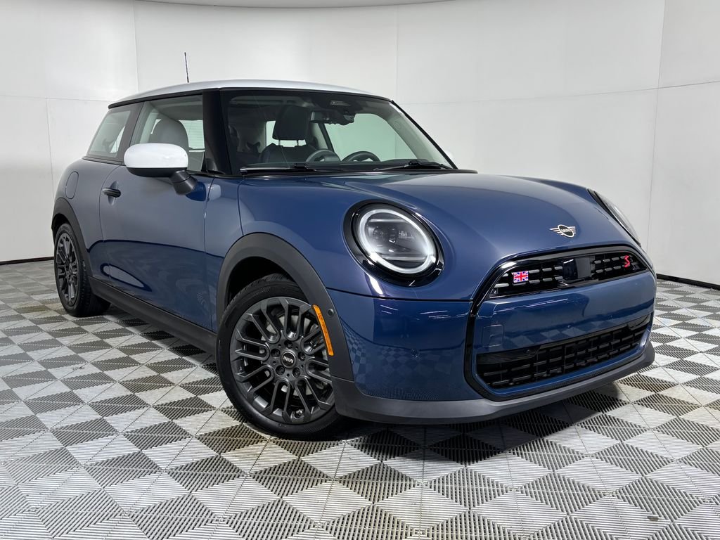 2025 MINI Hardtop Cooper S Signature's photo