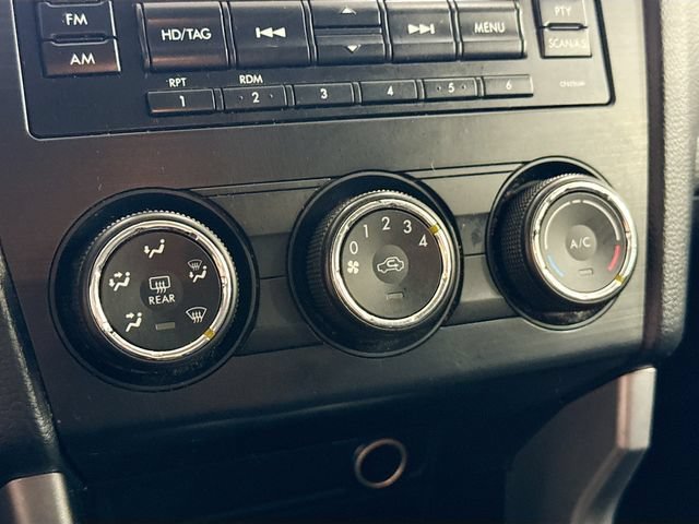 Used 2014  Subaru 2.5i Premium image 16