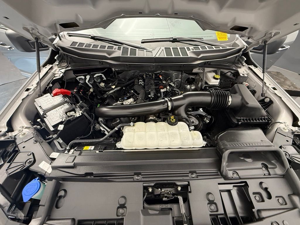 Used 2025 Silver Ford XLT image 8