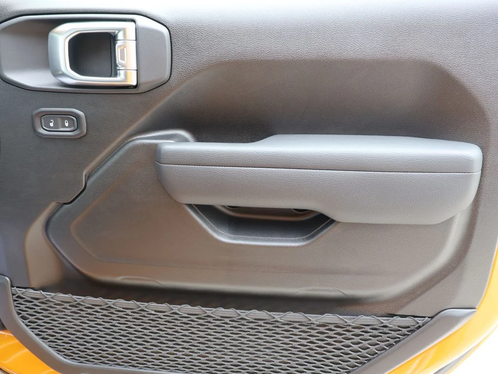 New 2026 Goldilocks Exterior Paint Jeep Rubicon image 7