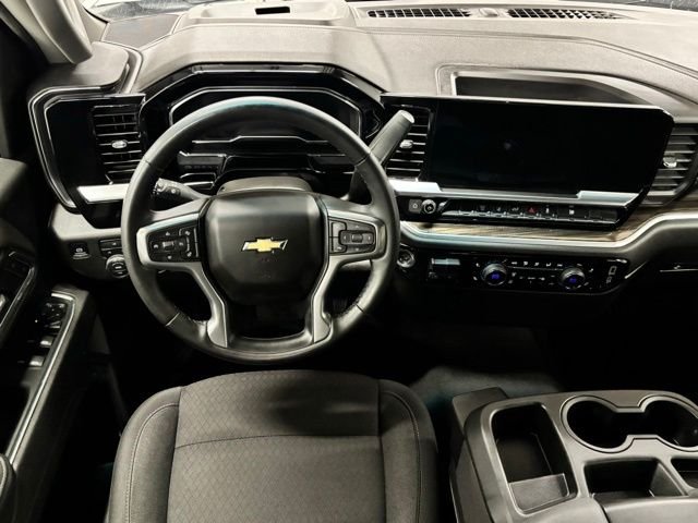 Used 2025 White Chevrolet LT image 12