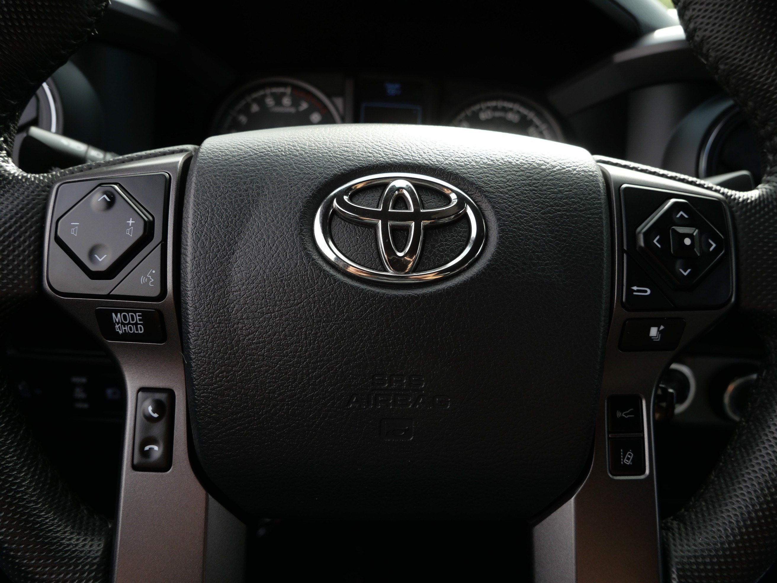 Used 2018 Magnetic Gray Metallic Toyota SR5 image 25