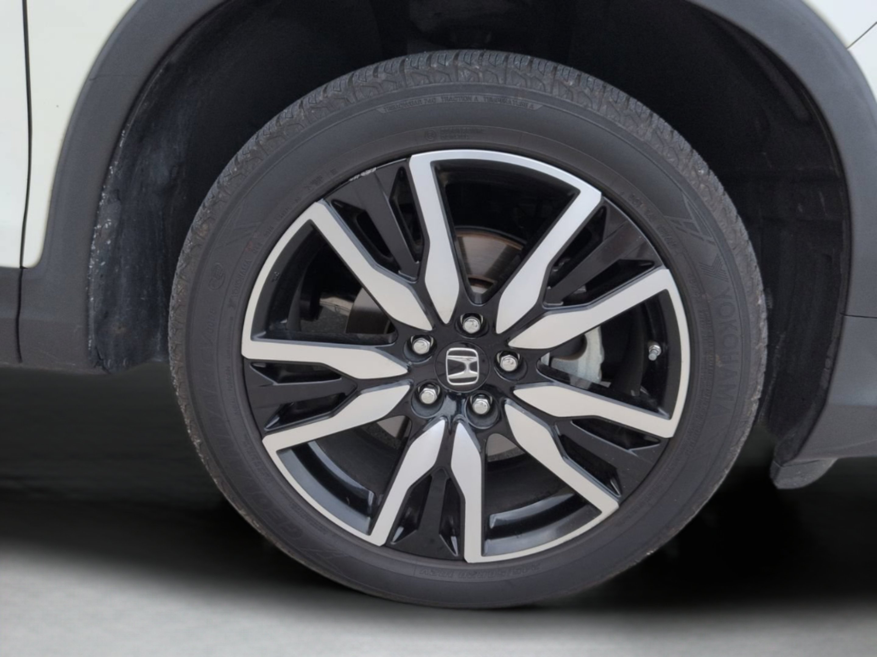 Used 2019  Honda Touring image 11