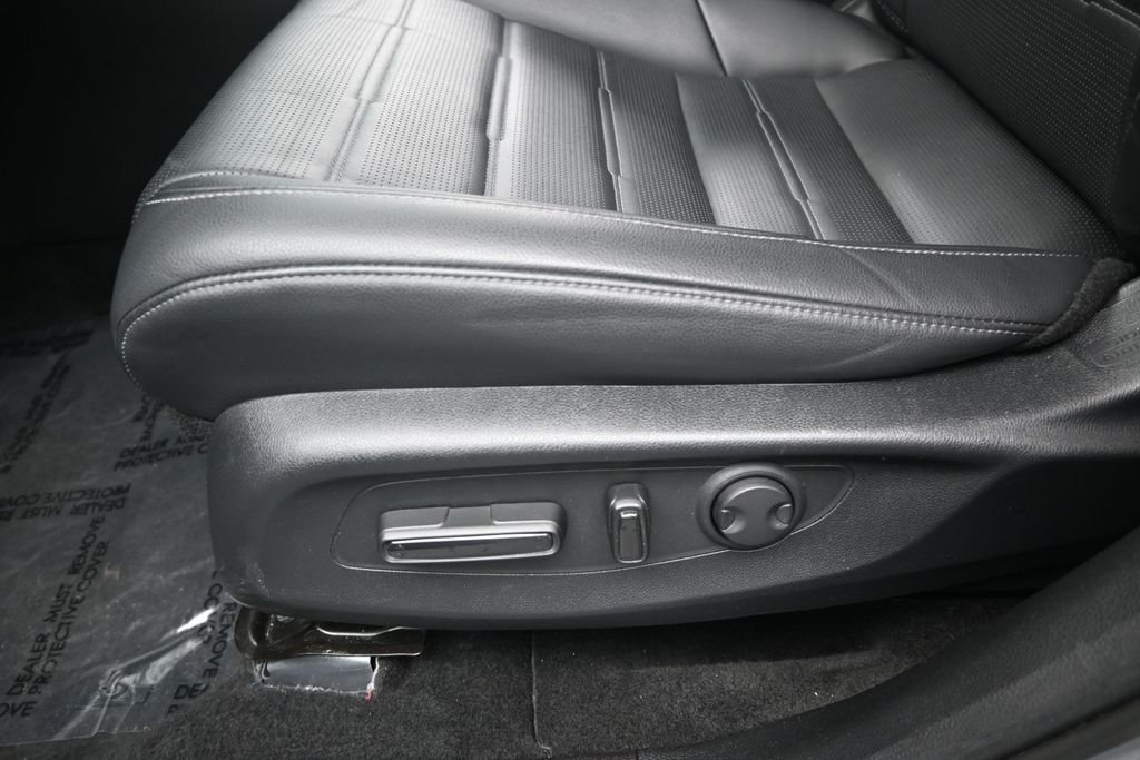 Used 2025  Honda EX-L image 13