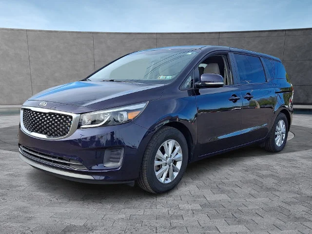 Used 2018 Blue Kia LX image 3