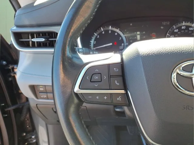 Used 2020 Gray Toyota XLE image 20