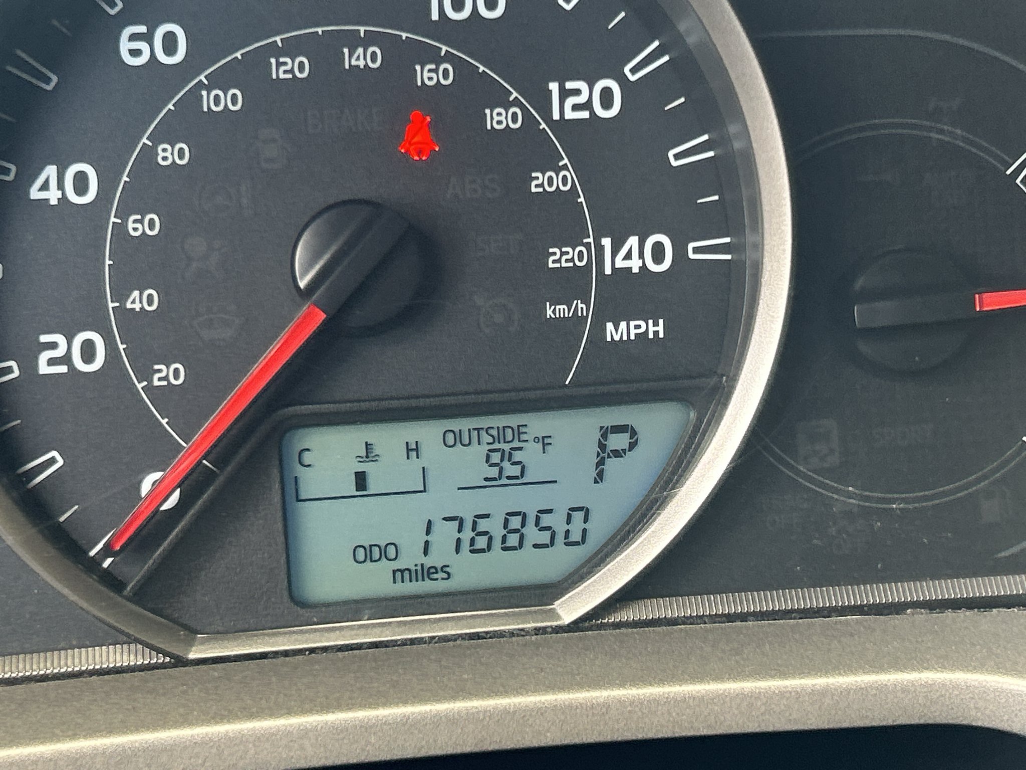 Used 2015 Black Toyota LE image 27