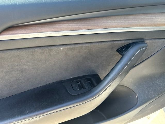 Used 2022 White Tesla Long Range image 16