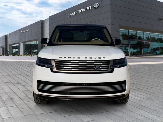 Used 2024 White Land Rover SV image 8