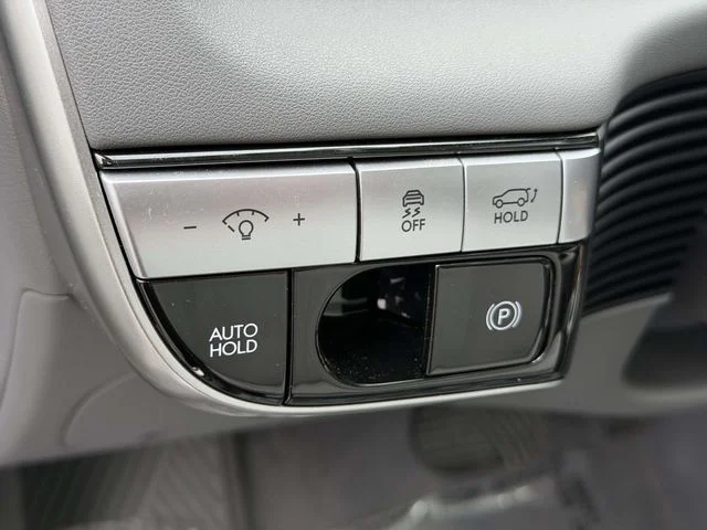 Used 2023 Black Hyundai Limited image 28
