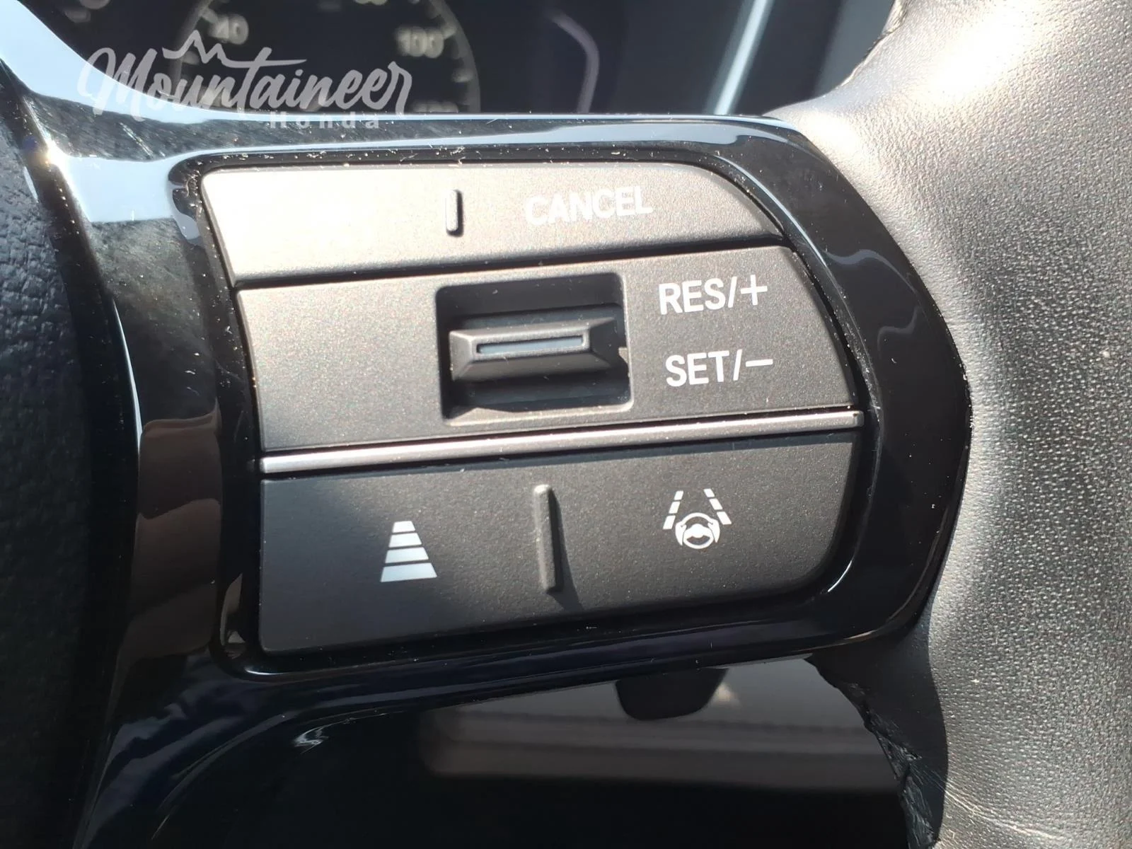 Used 2025 Obsidian Blue Pearl Honda Touring image 33