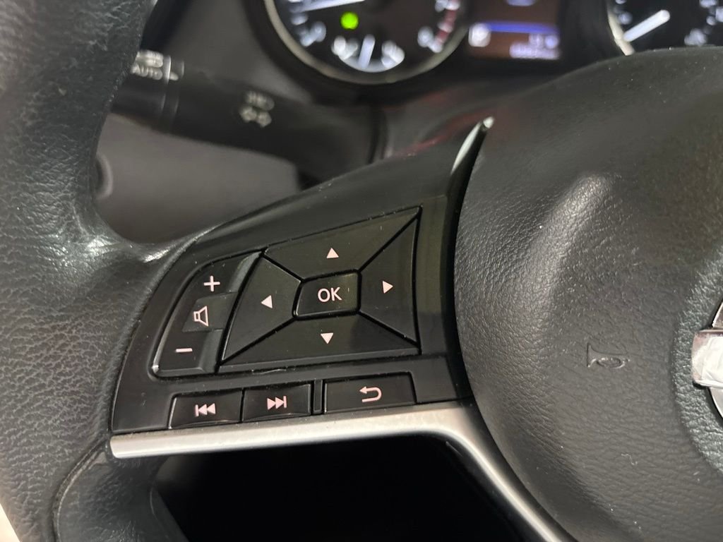 Used 2020 Gray Nissan S image 14