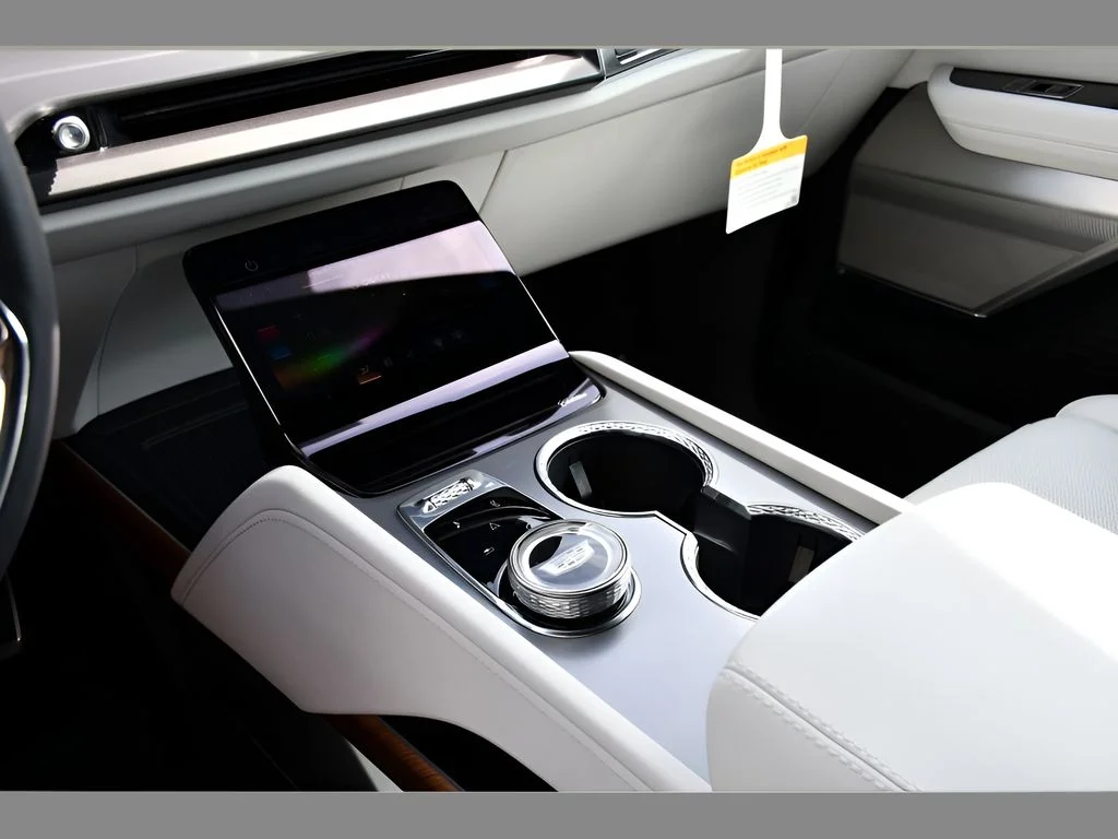2027 Cadillac VISTIQ Sport - Photo 34