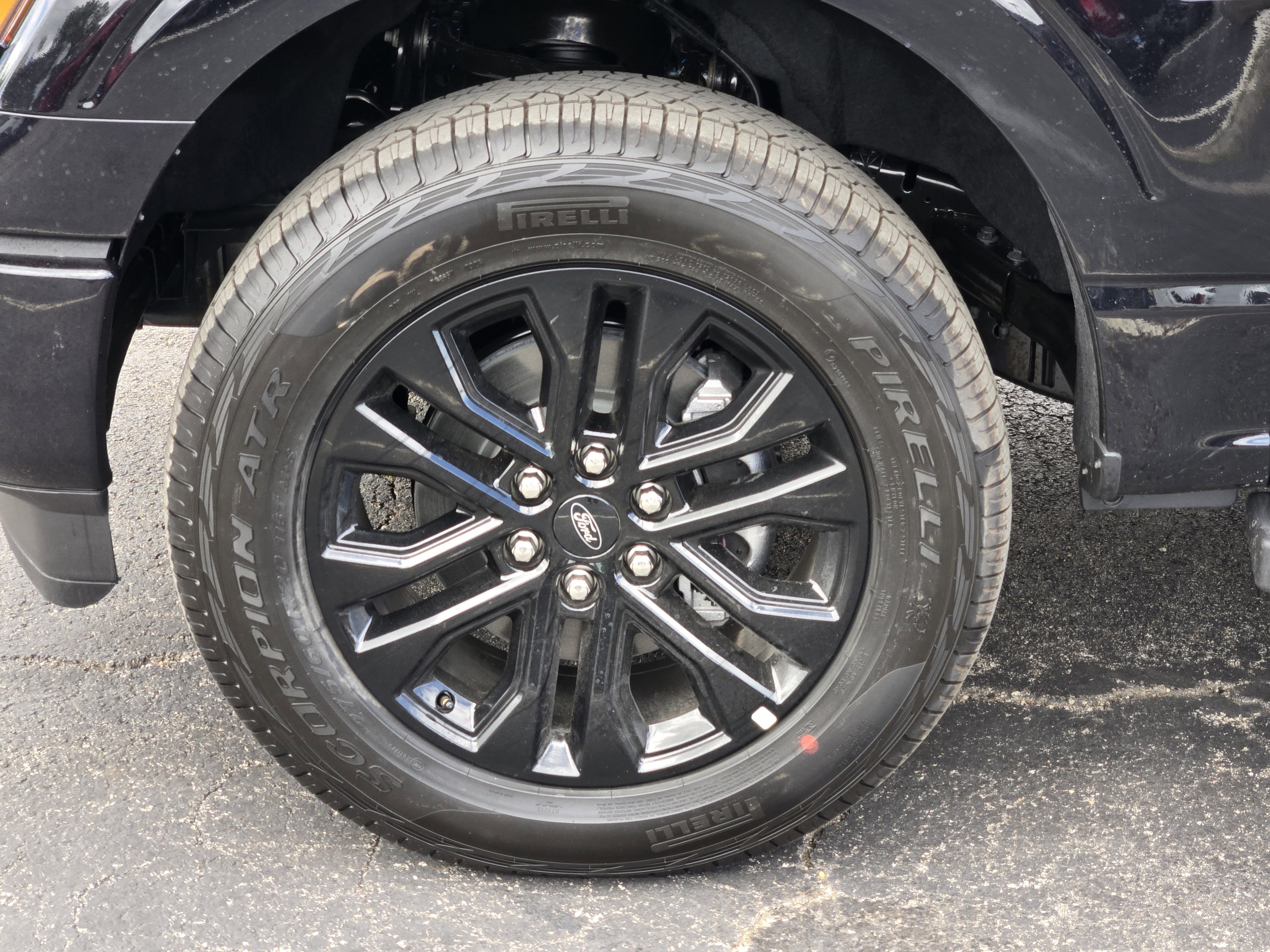 New 2026 Agate Black Metallic Ford XLT image 7