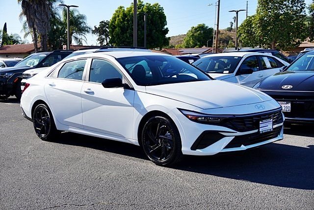 Used 2026 White Hyundai SEL Sport image 5