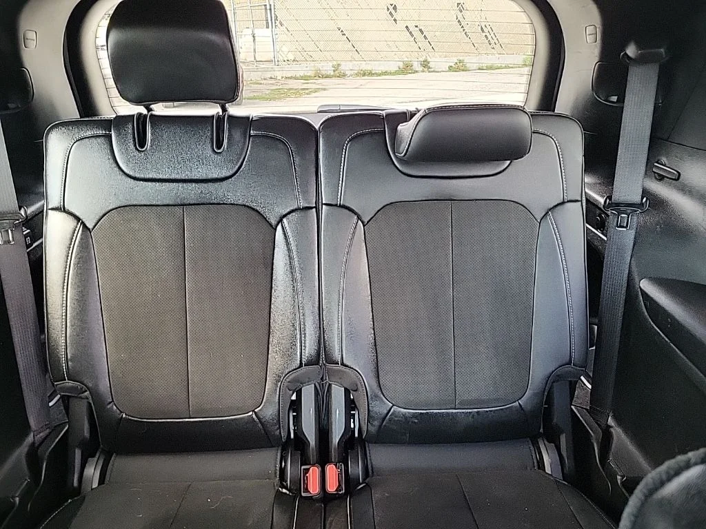 Used 2023 White Jeep Altitude image 15