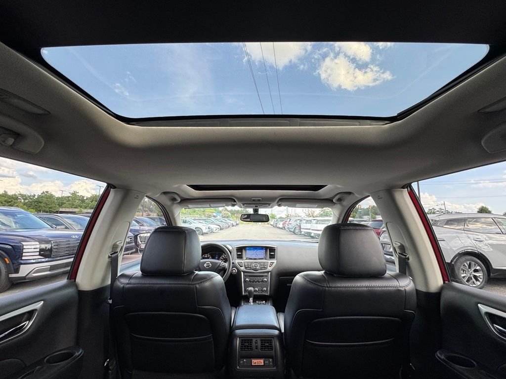 Used 2018 Red Nissan SL image 24