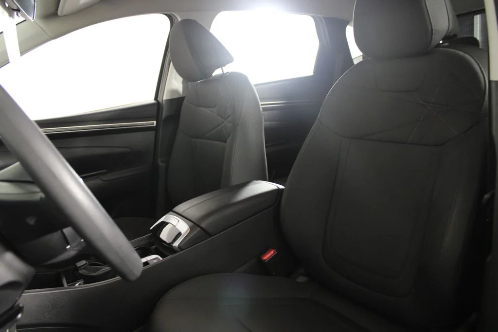 Used 2024 Black Hyundai SE image 19
