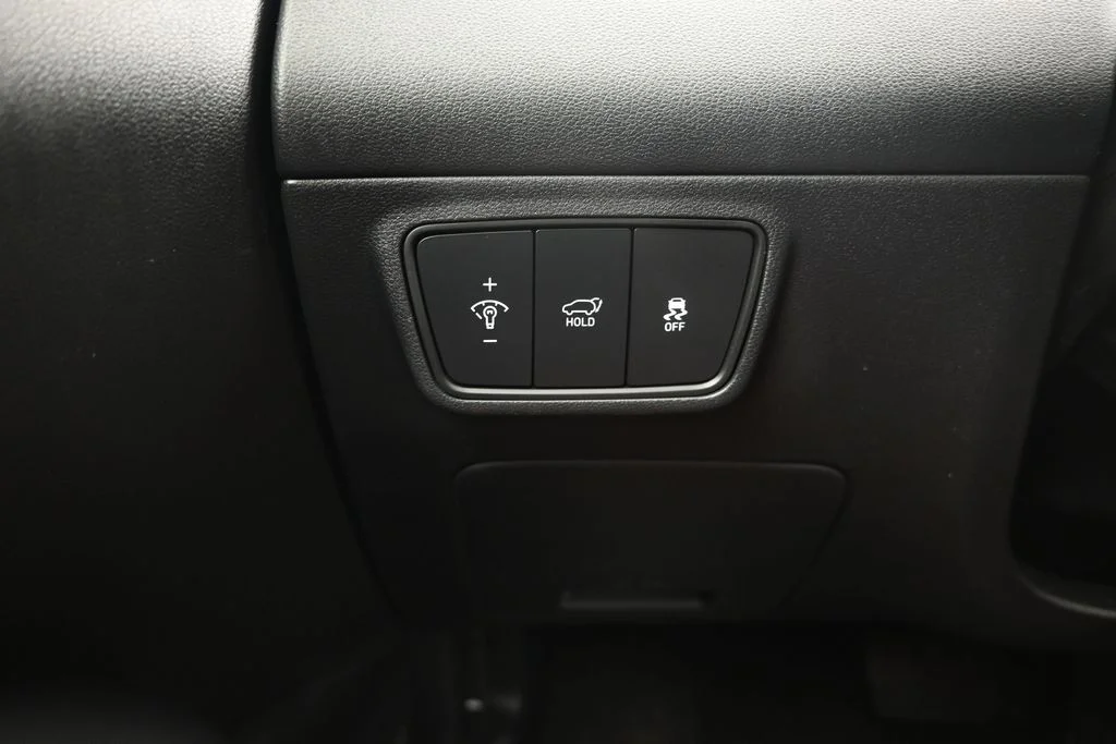 Used 2024 Silver Hyundai SEL image 24
