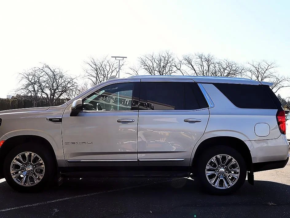 Used 2023 Pearl Beige Metallic GMC Denali image 4