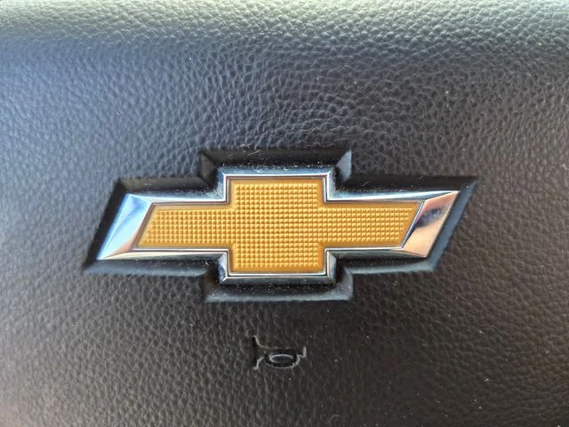 Used 2022 White Chevrolet LT image 32