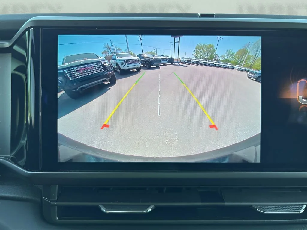 Used 2025 White Jeep Sahara image 21