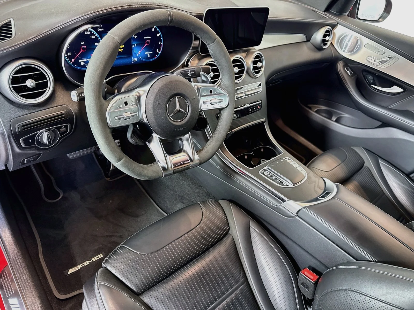 Used 2020 Designo Cardinal Red Metallic Mercedes-Benz AMG® GLC 63 image 4